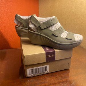 BRAND NEW Clarks Reedly Juno Wedge Sandal in Sage Green Size 7